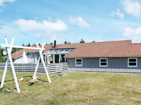 10 person holiday home in Bl vand